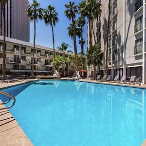 Hotel Doubletree By Hilton Midtown